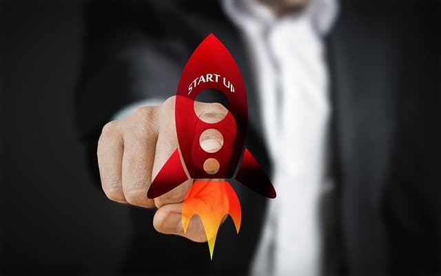 Pitching a Startup: The 90-Day Pre-Fundraising Checklist